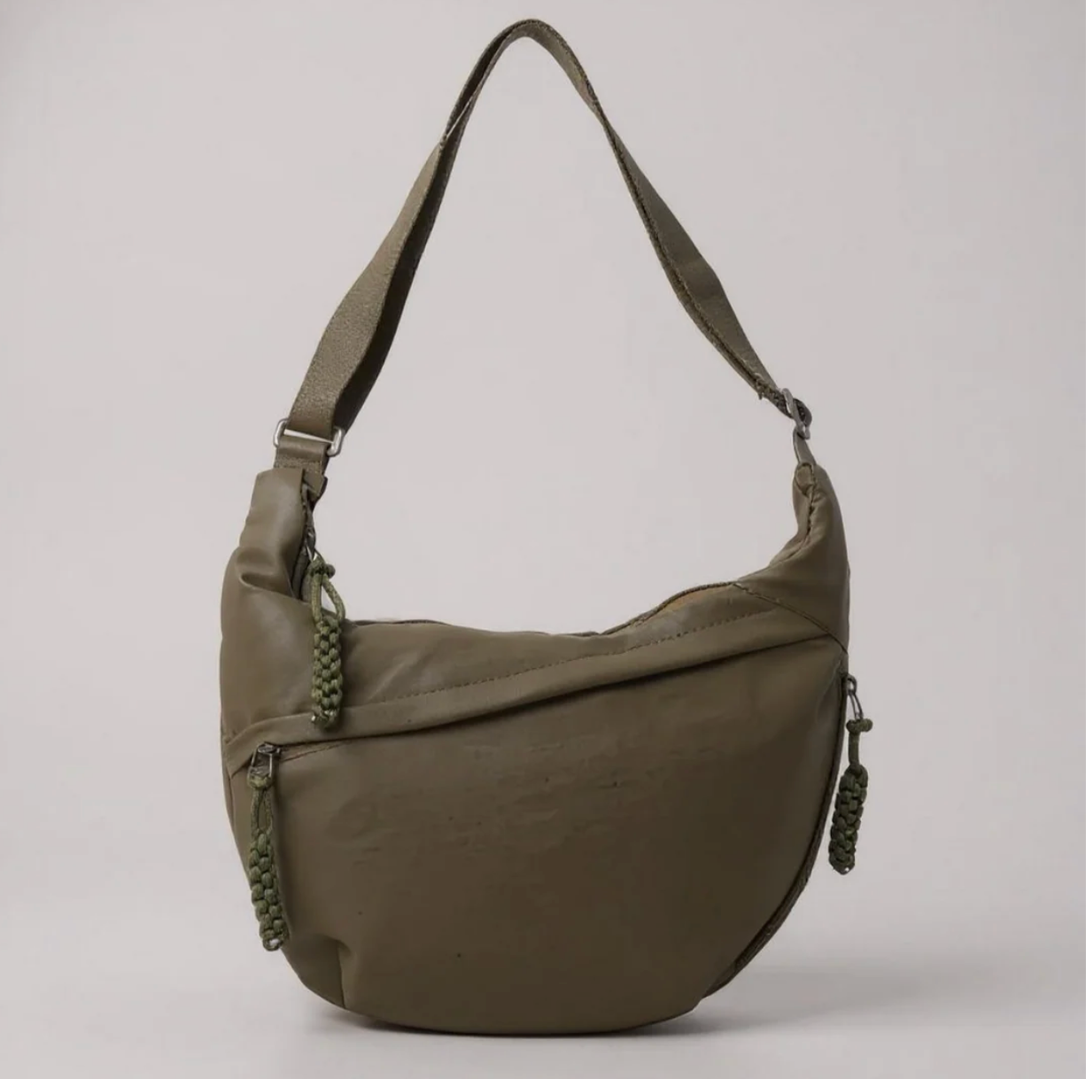 Elegant and Durable Shoulder Bag