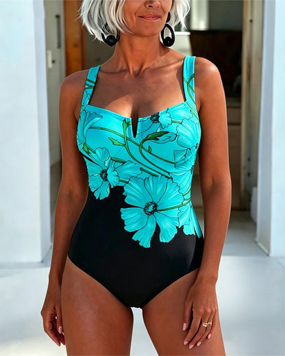 Laury – One-Piece Swimsuit with a Square Neckline