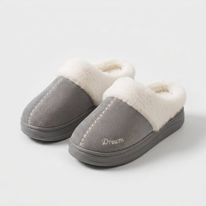 Suze – Cozy fur house slipper with warm lining.